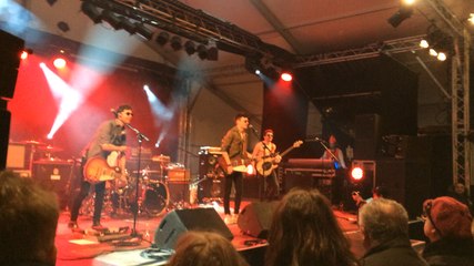 Le carnaval démarre avec la batucada et the Hits