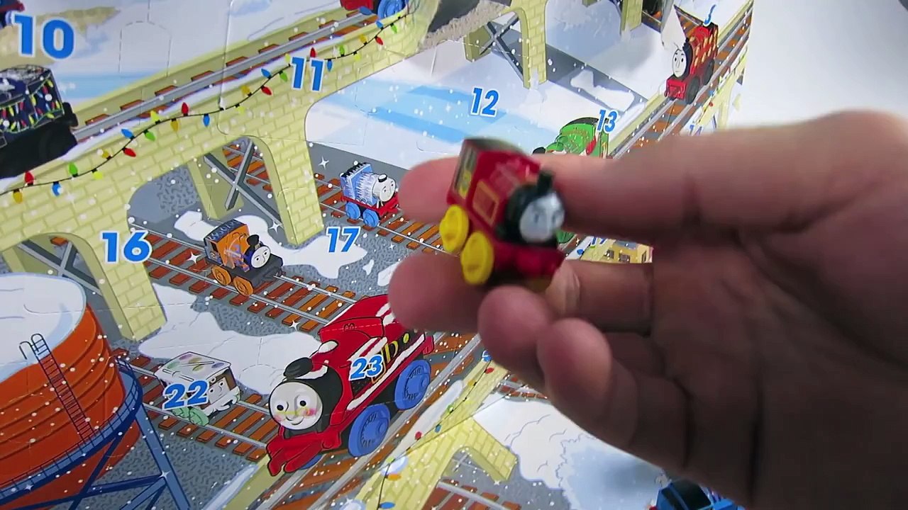 NEW 24 THOMAS AND FRIENDS MINIS CHRISTMAS 2015 CALENDAR SANTA THOMAS