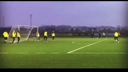 La volée acrobatique d'Aubameyang