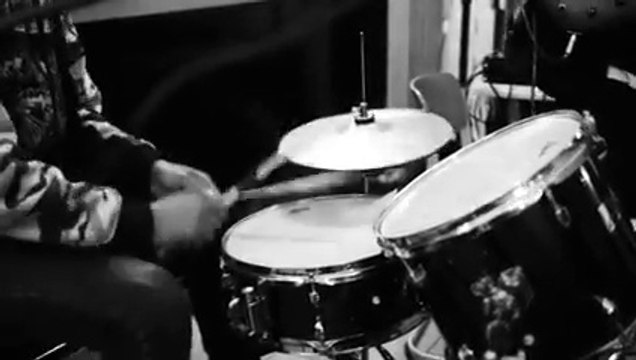 CCC BANTU MATAL FROM CHÂTEAU ROUGE CCC bantu metal CCC explose ta tête ! Hardcore de Château Rouge ! Big up to my homies : Cubain Kabeya - Chico Katembo - cheikh bamba on vocal