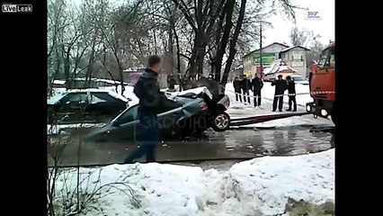 LiveLeak - Tow To Totalled (Funny Videos 720p)