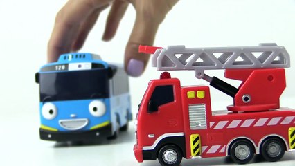 Otobüs Tayo , arkadaşlarına garaja gelen araç renklerini öğretiyor