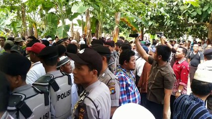Dikepung Warga, Petugas Evakuasi Jemaat Ahmadiyah Bangka