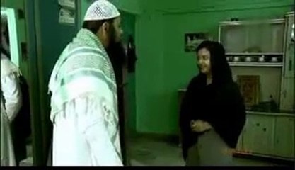 Indian Molvi caught Mistreating Female Student (True Story)