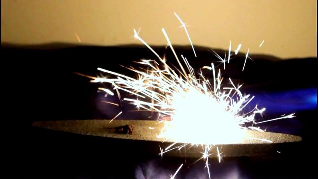 Прикольные химические реакции - горение магния и перманганата калия ( марганцовки ) KMnO4