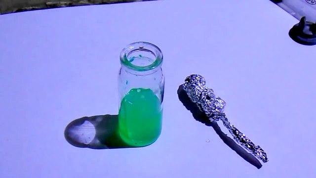 Прикольные химические реакции - медный купорос + натрия хлорид + алюминий