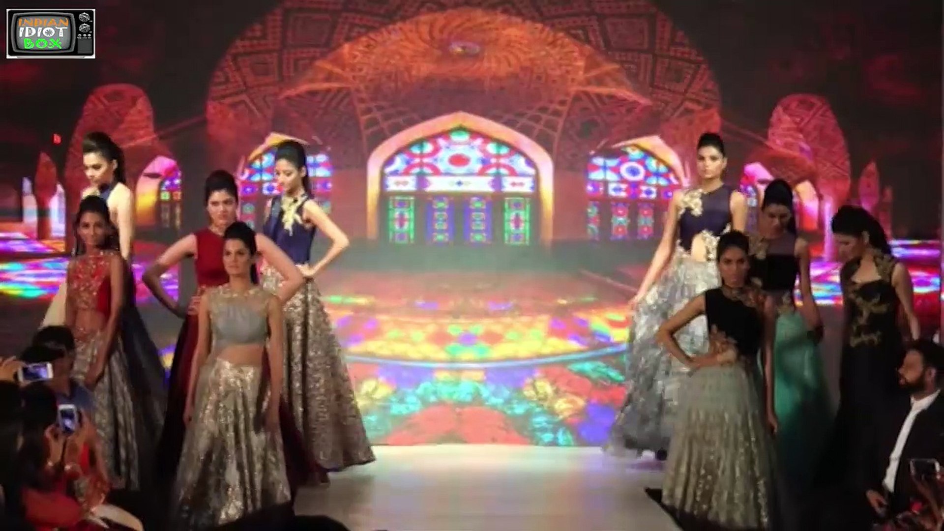 PATTERNS DESIGNED WITH CELEBS II CHARMI SHAH 1ST LOOK OF INNOVATIVE STYLES