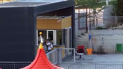 Gaziemir Yamanlar Koleji'ne polis baskını