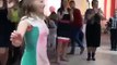 Русская девушка показала всем, как надо танцевать