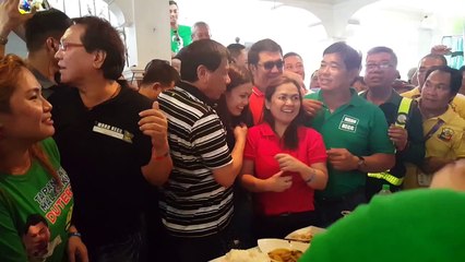 WATCH: Duterte kisses female supporters in Angeles City