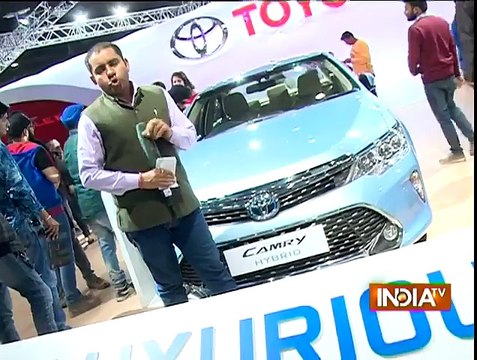 Auto Expo 2016- Take a Look at Toyota Camry, a Hybrid Car