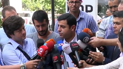 Demirtaş: Devlet silah bıraksın demiyorum; devlet silah bırakır mı?