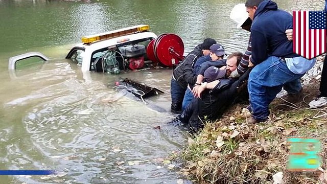Рабочие из Далласа спасли мужчину из тонущей машины