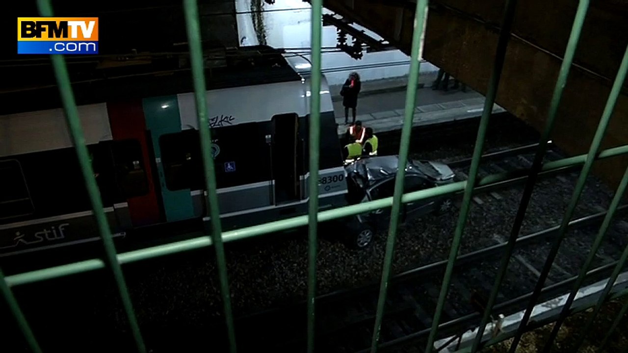 Une voiture tombe sur la voie du RER B à Gentilly
