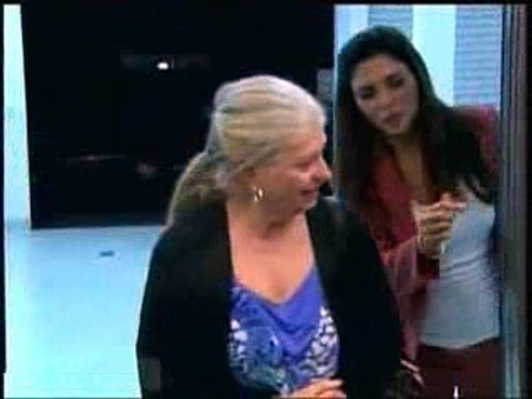 Menina Fantasma no Elevador (Ghost Girl's Extremely Scary Prank An Elevator)