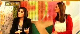 Qandeel Baloch vs Mathira fight live on TV! – Mathira walked Out after Awesome Bezzati