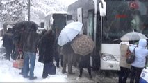 Kılıçdaroğlu Evinin Önünde Protesto Edildi