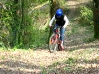 Claire fait du vélo