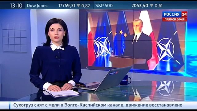 Министр обороны Польши перепутал лампочку с микрофоном