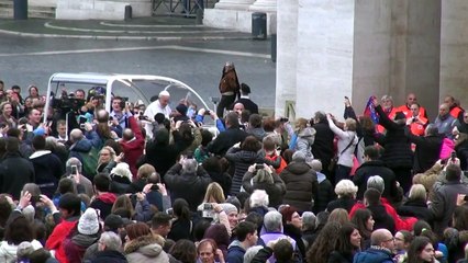 RISEN - Joseph Fiennes & Maria Botto Visit the Vatican [HD, 720p]