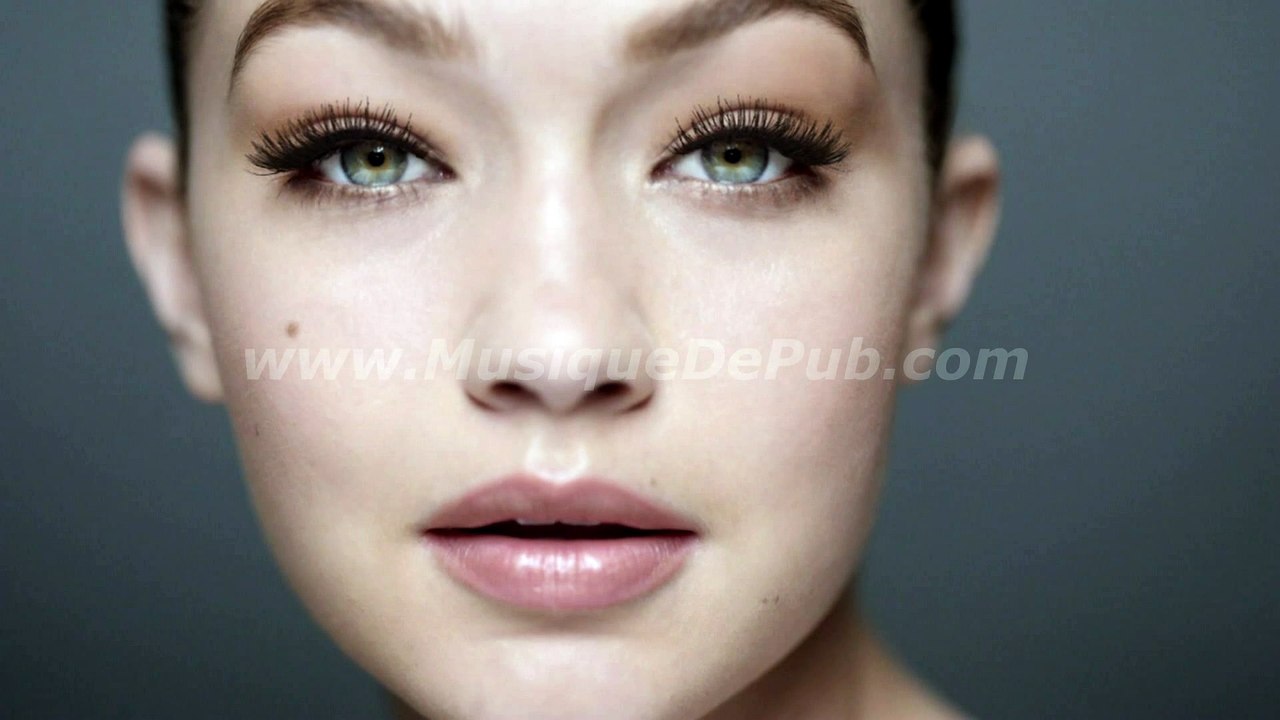 pub Mascara Push Up Drama Maybelline New York 2016 [HQ]