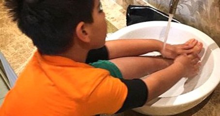 Demet'ten Sonra Erhan Çelik de 6 Yaşındaki Oğlunun Namaz Fotoğrafını Paylaştı!