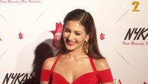 Amyra Dastur at Nykaa Femina Beauty Award 2016 | Bollywood Celebs