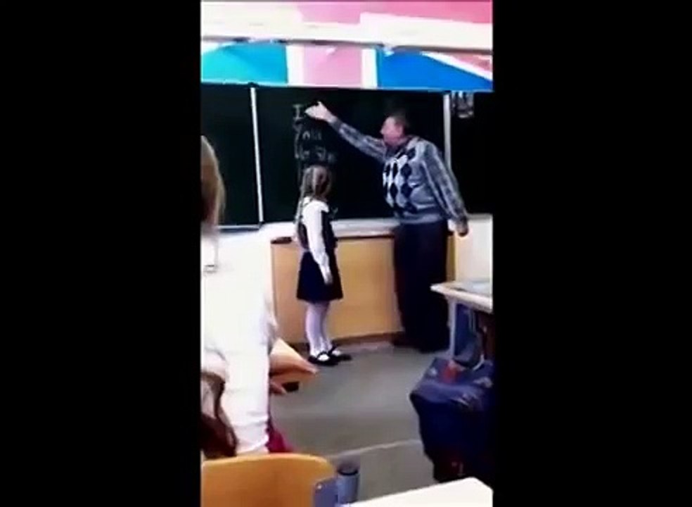 Девочка проучила учителя английского языка