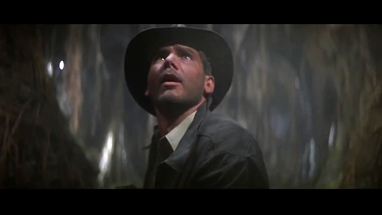 Star Wars vs Indiana Jones droid chase!