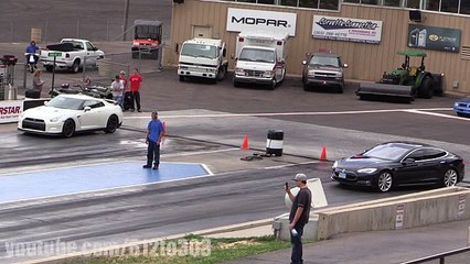 2014 Nissan GTR vs Tesla Model S Drag Race