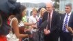 Un homme politique néo-zélandais frappé par un sex-toy rose en pleine interview