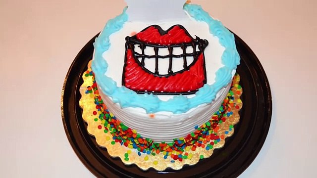 Зубной врач лечил пациентку, хватая её за грудь