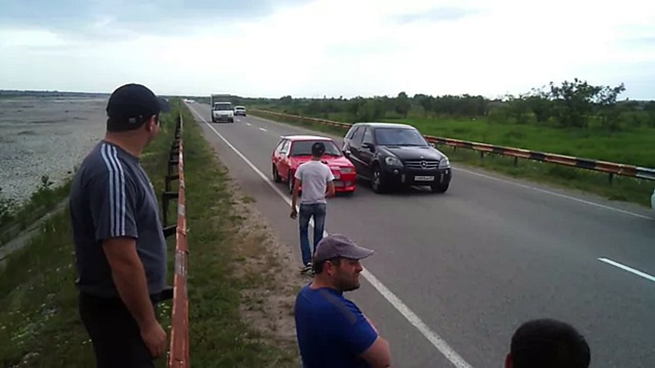 ваз 2108 vs mercedes ML 6.3 Баксан гонки