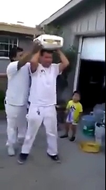 BROMA DEL SACO DE CEMENTO (360p)