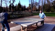 MAMIE PING PONG à 90 ans cette dame est la championne de la table de ping pong de l'Orangerie.