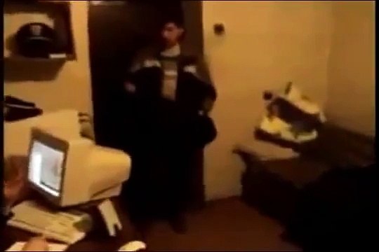 Не может понять что от него хотят!