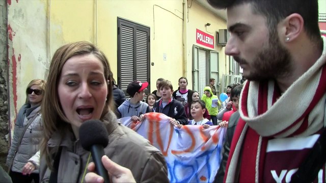 Frignano (CE) - Doppi turni per la scuola, proteste di genitori e alunni (04.02.16)