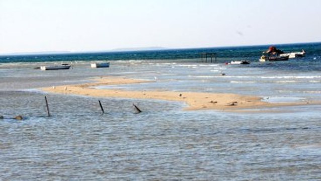 Silivri'de Marmara Denizi 70 Metre Çekildi