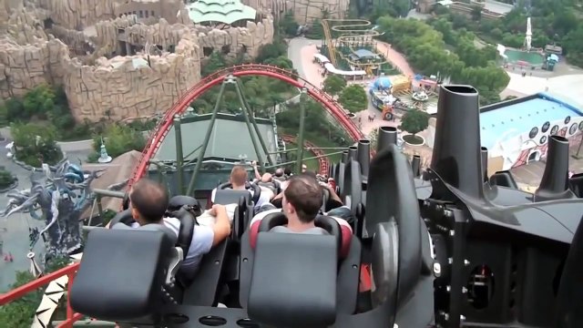 Самый БЕЗУМНЫЙ аттракцион Dinoconda (720р)