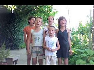 crazy Girl Ne Rruget e Lagjes Sime