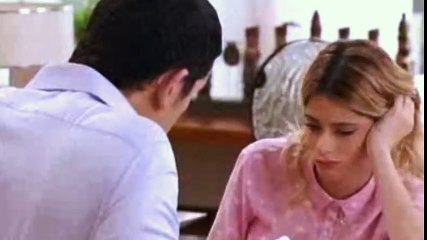 Violetta 3_ Angie regresa de Francia