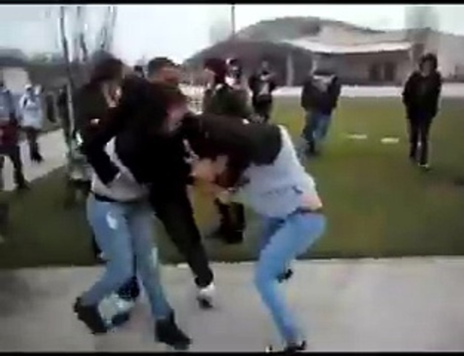 Girls Fighting for some weed! crazy smh !!!!!!!!!