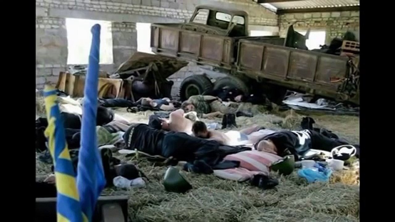 С портретом БанДеры и с мордой тупой! Стадо баранов идет на убой!