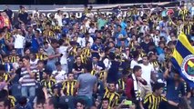 Kadıköy'de Robin Van Persie coşkusu