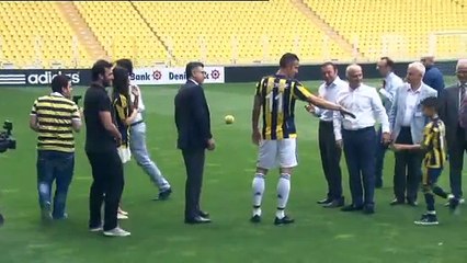 Robin van Persie oğlu ve kızıyla şov yaptı