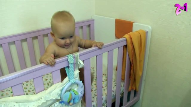 РЕБЕНОК 6 мес. ВСТАЕТ И ПОЛЗАЕТ. CHILD 6 months, and is crawling | 2 1