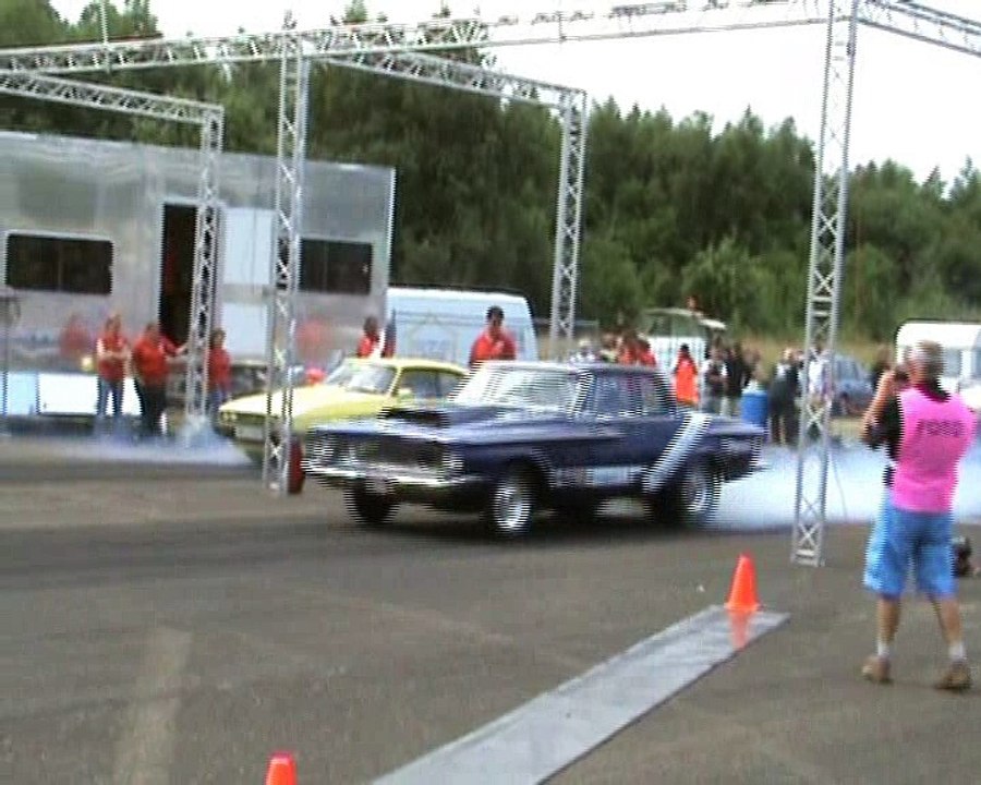 Plymouth Savoy 62 Vs. Ford Capri
