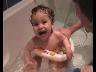 Clement dans le bain