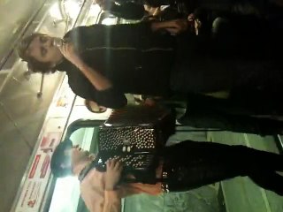 vMetro - «Unchained Melody» (в вагоне метро, 2011) (Артём Сергеев)