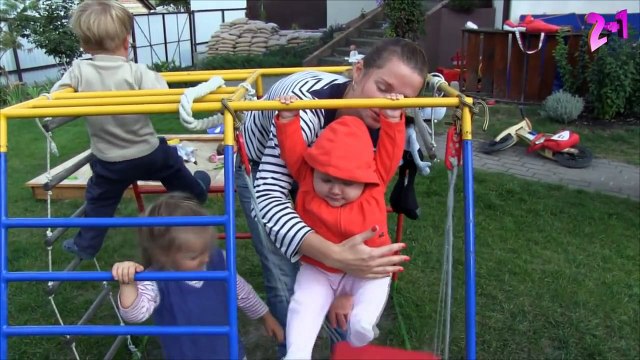 VLOG. ГУЛЯЕМ НА УЛИЦЕ И ИГРАЕМ-) We walk and play . | Детский канал 2 1